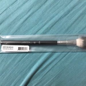 abh a23 detail face detail brush